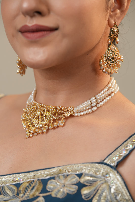 Golden Grace with Pearl Strings Set