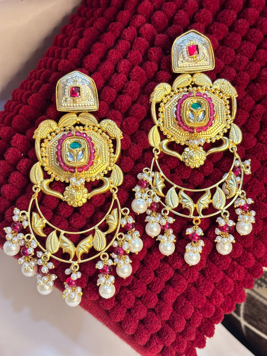 Noora Lavanya Chandbali